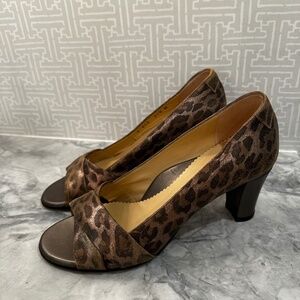 Taryn Rose peep toe pumps